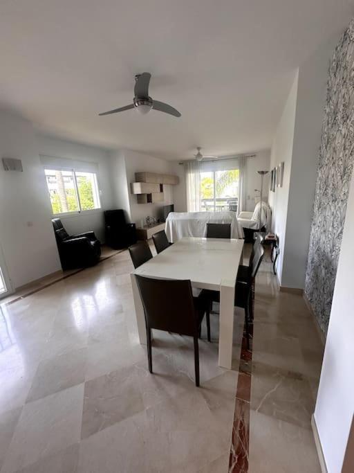 Costalita Beach Apartamento En Estepona Extérieur photo