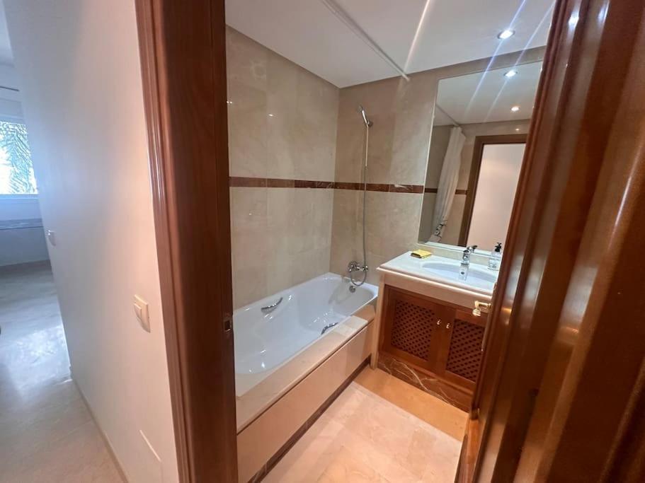 Costalita Beach Apartamento En Estepona Extérieur photo